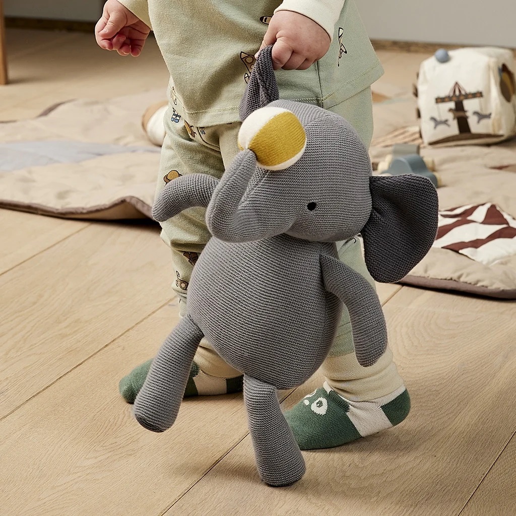 Fille_knitted_elephant-Teddybear-NU255-Grey-2_1024x