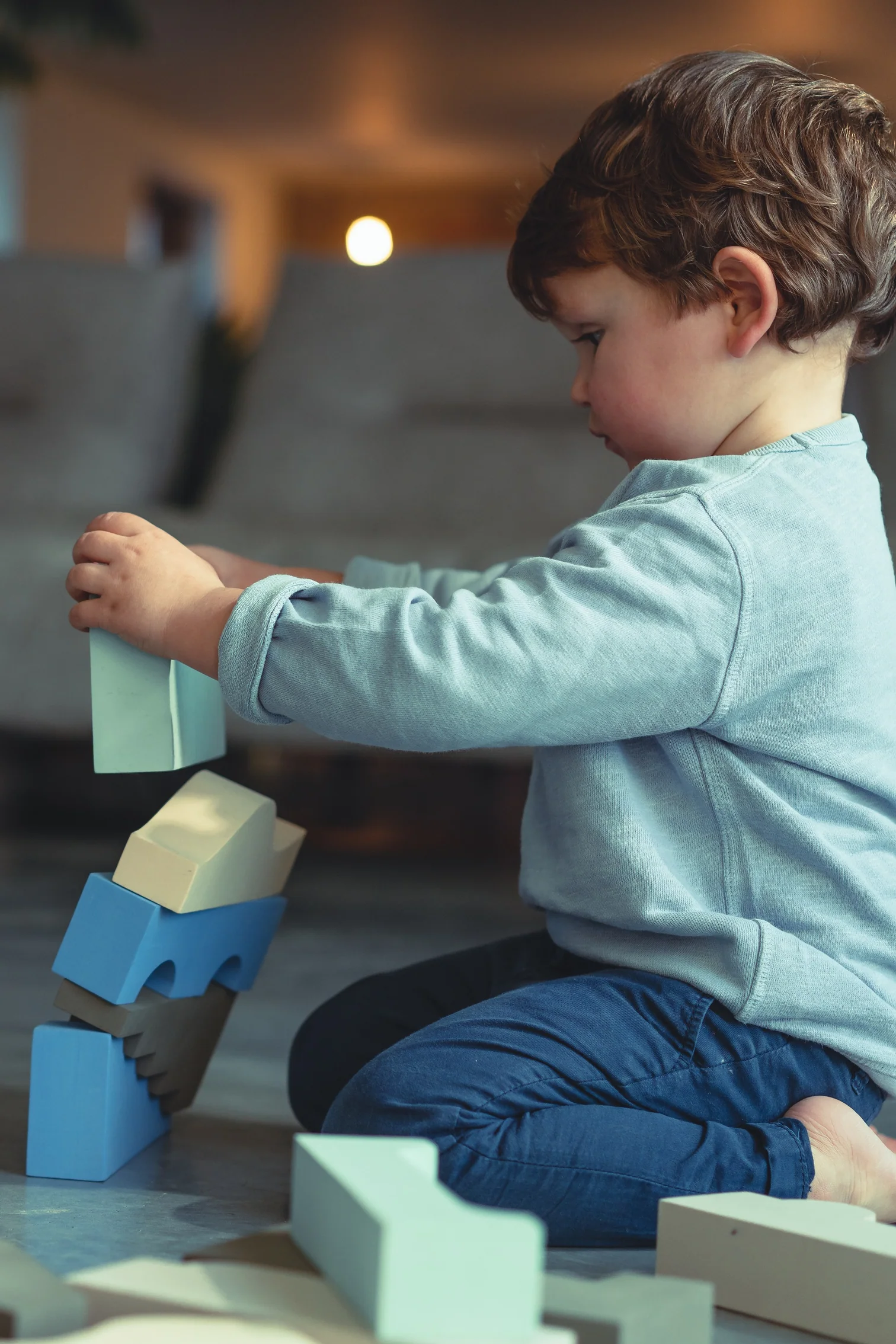 moesplay-puzzle-sky-igracke-od-pene-gradska-beba-7 MOES igračke napravljene od EVA pene savršene su za razvoj motorike i kreativnosti kod dece. Od bezbednog materijala, mališani se na različite načine mogu igrati i učiti, bez bojazni od povreda. Kada se igra završi, igračke mogu služiti i kao dekoracija u sobi – svojim prijatnim bojama i jednostavnim dizajnom, ukolpiće se u enterijer svake dečije sobe.
